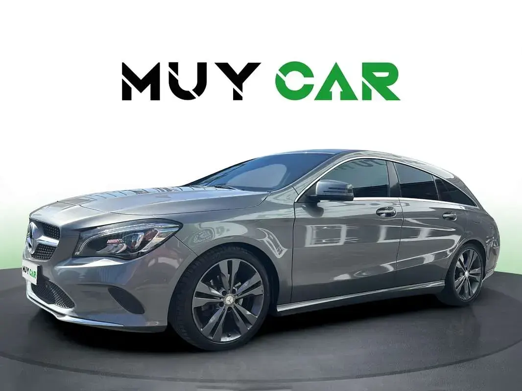Usado Mercedes CLA200 Shooting Brake Urban 156 CV (114 kW) 2016 Gris / plata Familiar