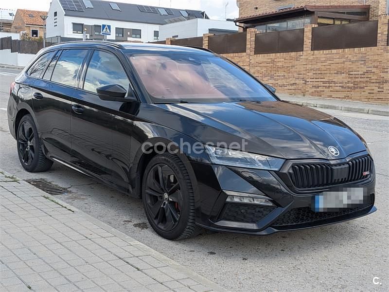 Usado Skoda Octavia RS 245 CV (180 kW) 2021 Negro Familiar