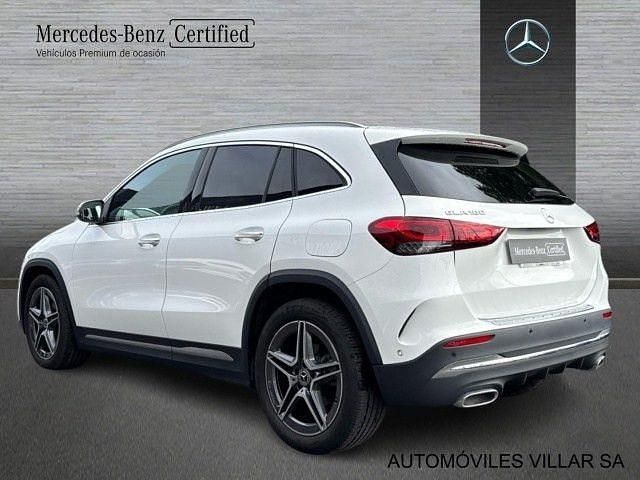 Usado Mercedes GLA180 136 CV (100 kW) 2023 Blanco polar SUV