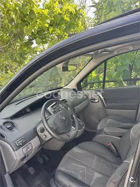 Usado Renault Scénic Dynamique 130 CV (95 kW) 2006 Negro Monovolumen