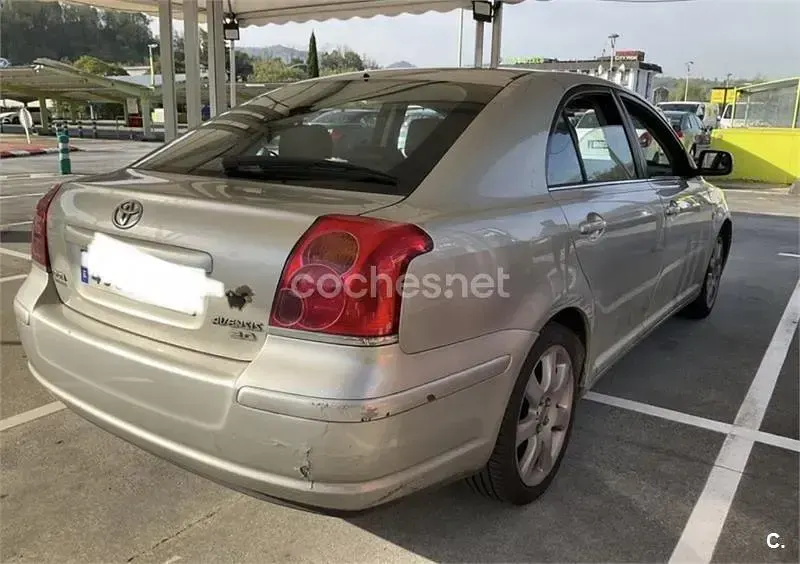 Usado Toyota Avensis Executive 147 CV (108 kW) 2006 Beige Berlina