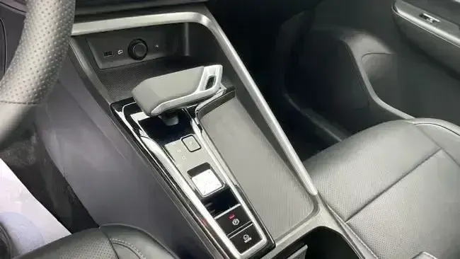 Usado MG ZS Luxury 197 CV (144 kW) 2026 Blanco SUV