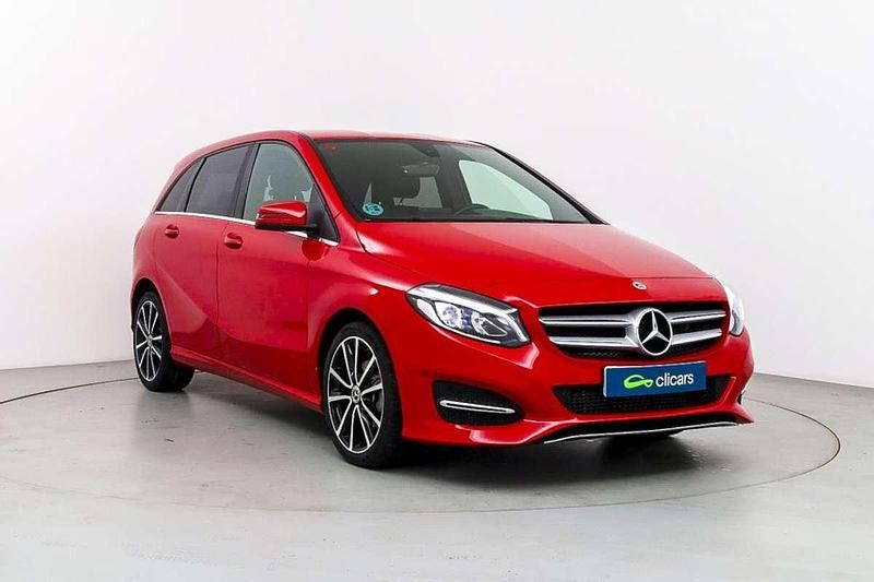 Usado Mercedes B200 136 CV (100 kW) 2018 Rojo Monovolumen