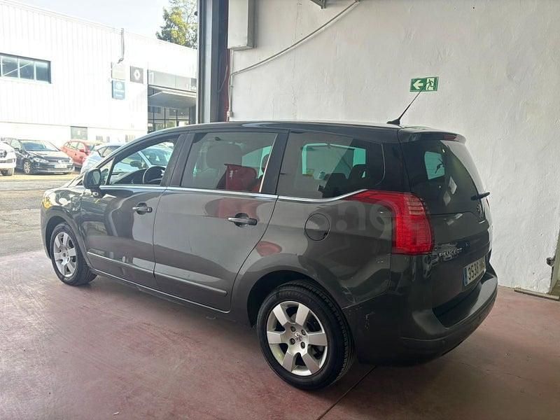 Usado Peugeot 5008 Family 112 CV (82 kW) 2012 Negro Monovolumen