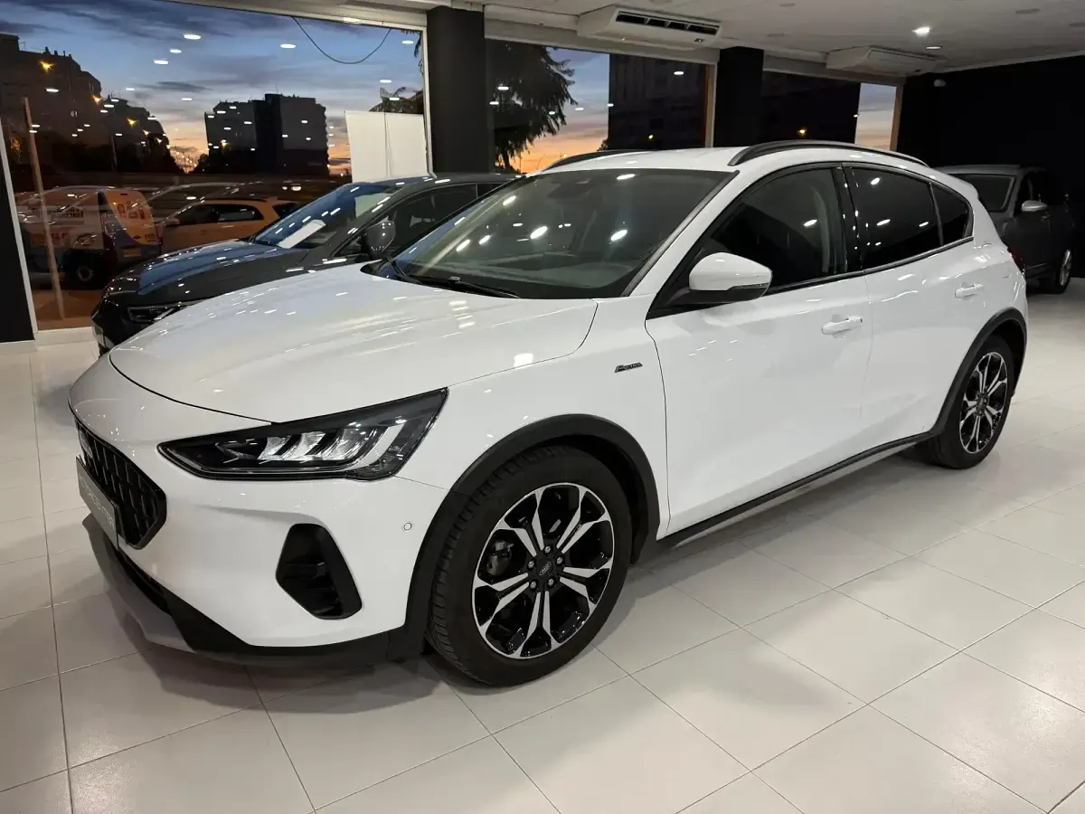 Usado Ford Focus Active X 155 CV (114 kW) 2022 Blanco