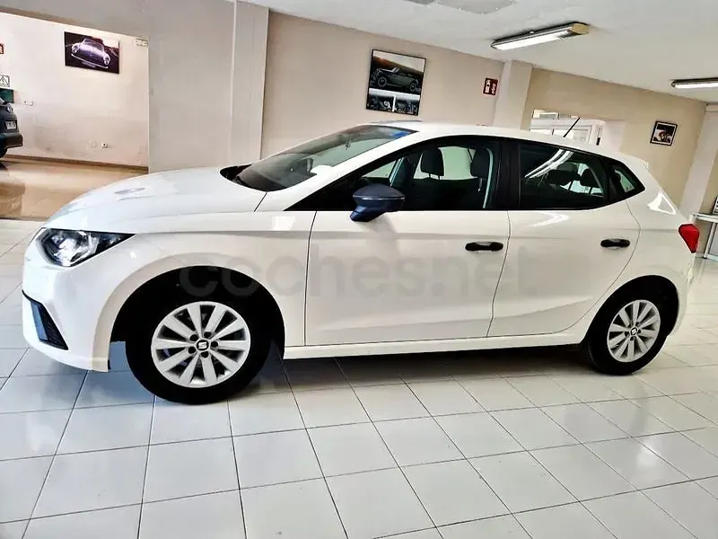Usado Seat Ibiza Reference 75 CV (55 kW) 2018 Blanco Utilitario