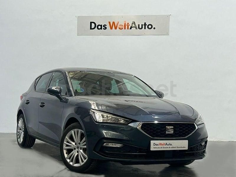 Usado Seat Leon Style 150 CV (110 kW) 2024 Gris Berlina
