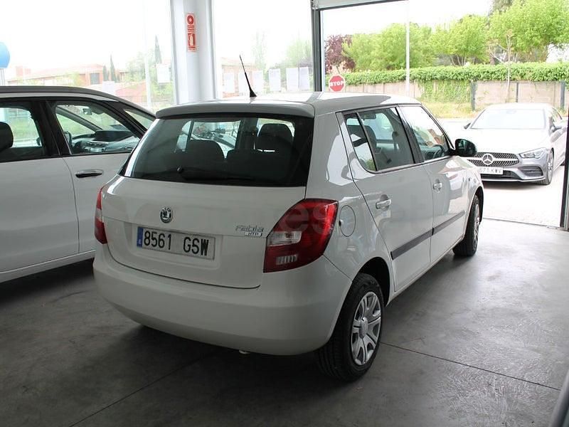 Usado Skoda Fabia 60 CV (44 kW) 2010 Blanco Berlina