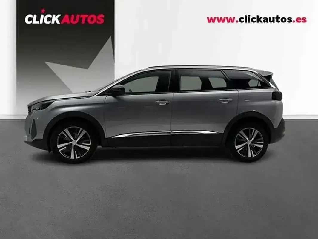Usado Peugeot 5008 Allure 131 CV (96 kW) 2023 Gris SUV