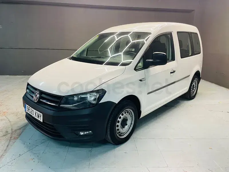 Usado VW Caddy Trendline 102 CV (75 kW) 2018 Blanco Monovolumen