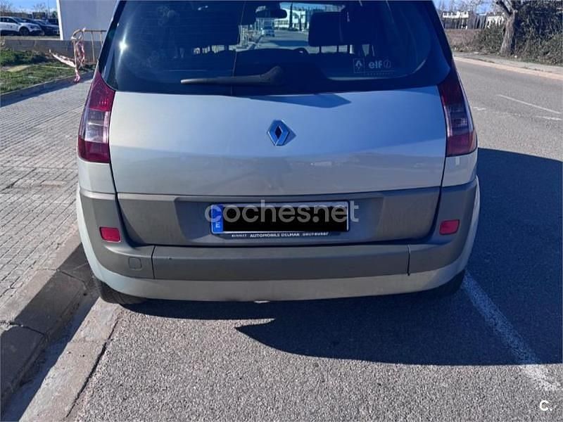 Usado Renault Scénic II Dynamique 120 CV (88 kW) 2004 Blanco Monovolumen