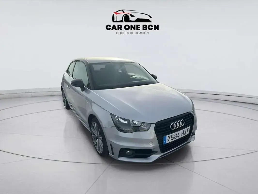 Usado Audi A1 Attraction 86 CV (63 kW) 2014 Gris Utilitario