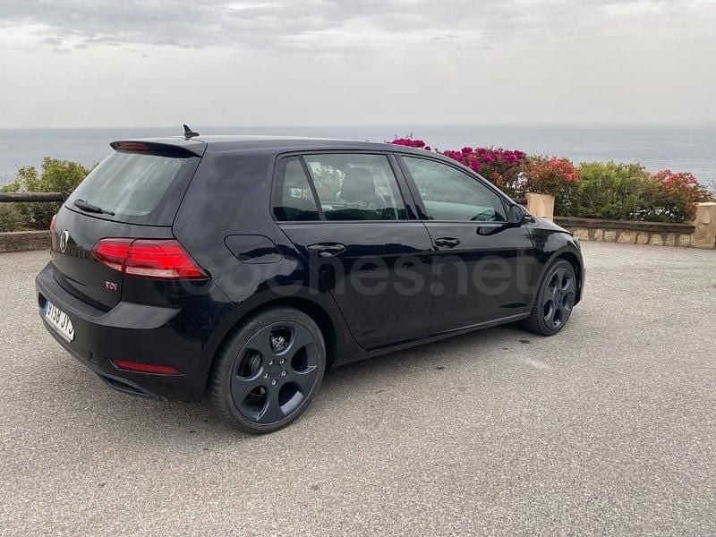 Usado VW Golf VII Business 115 HP (84 kW) 2017 Preto Sedan
