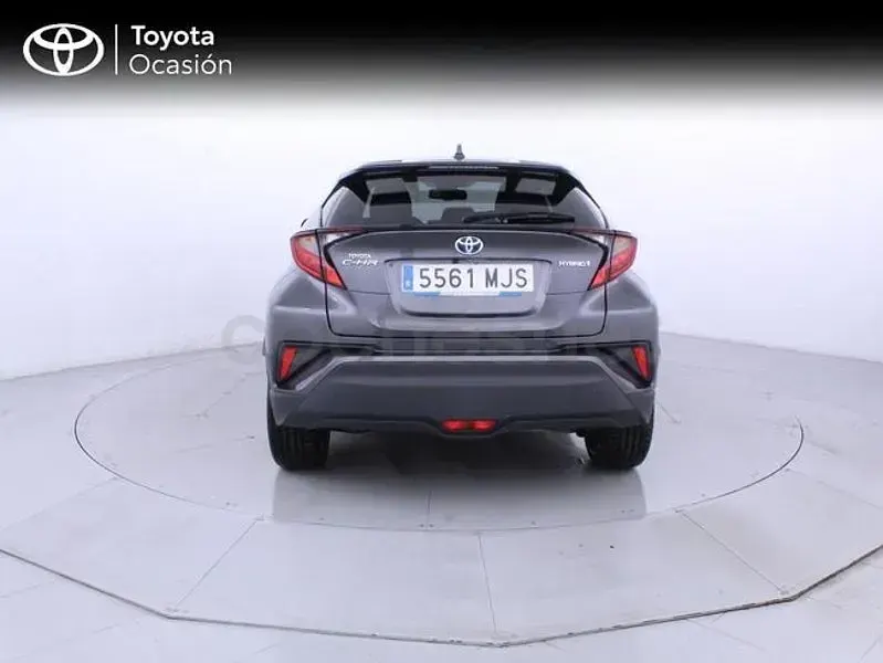 Usado Toyota C-HR Advance 122 CV (89 kW) 2023 Gris / plata SUV