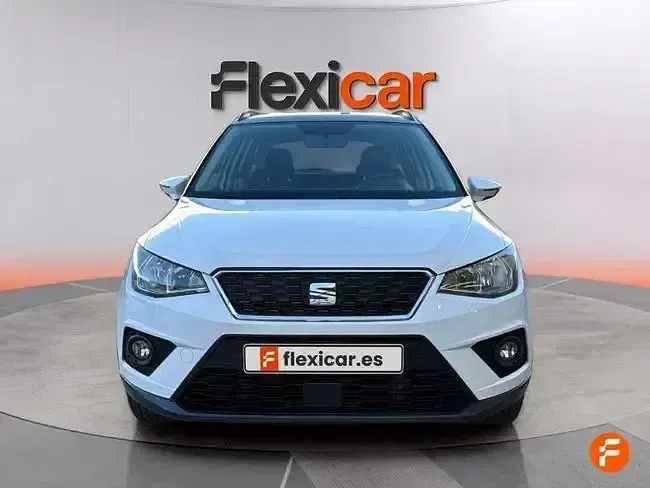 Usado Seat Arona Ecomotive 95 CV (69 kW) 2018 Gris SUV