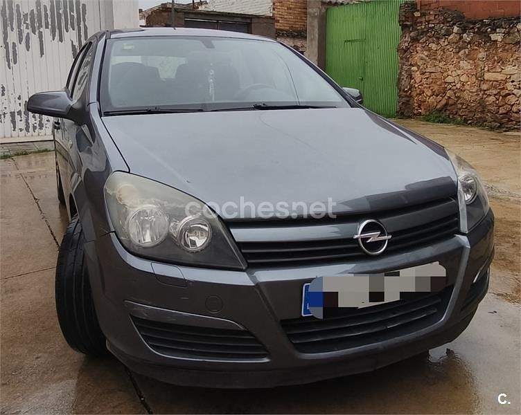 Usado Opel Astra Enjoy 80 CV (58 kW) 2004 Gris / plata Berlina