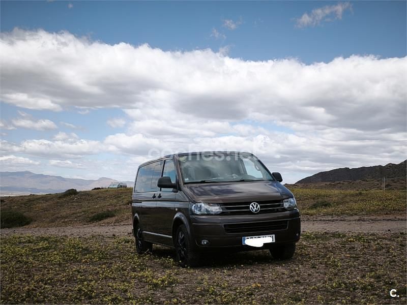 Usado VW Multivan Startline 140 CV (102 kW) 2011 Granate Monovolumen