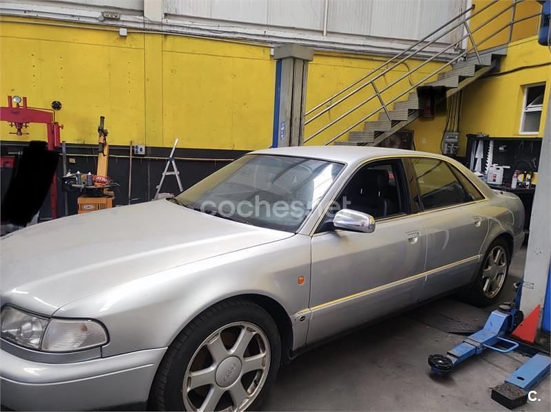Usado Audi S8 340 CV (250 kW) 1998 Gris / plata Berlina