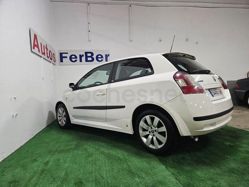 Usado Fiat Stilo 95 CV (69 kW) 2006 Blanco Berlina