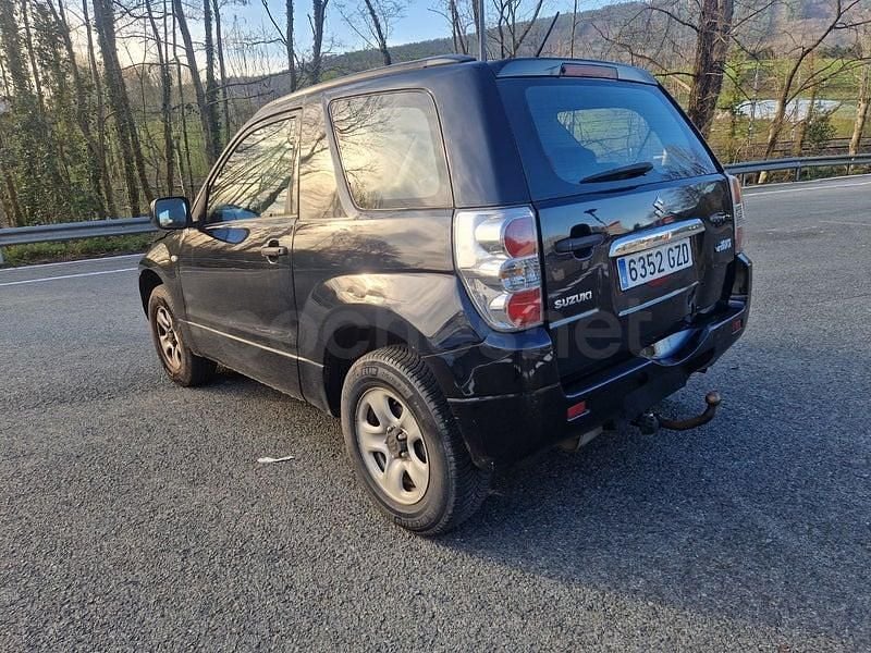 Usado Suzuki Grand Vitara 106 CV (77 kW) 2010 Negro SUV