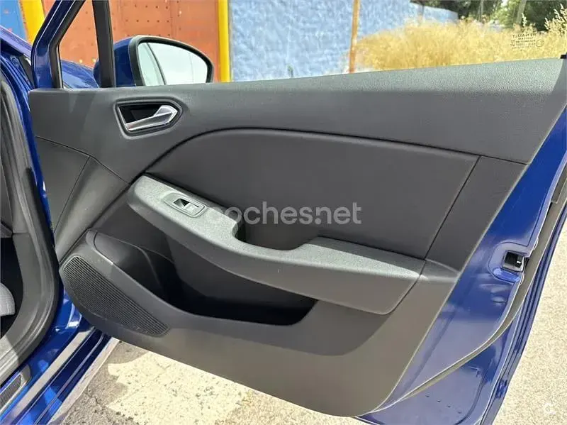 Usado Renault Clio IV Zen 100 CV (73 kW) 2019 Azul Berlina