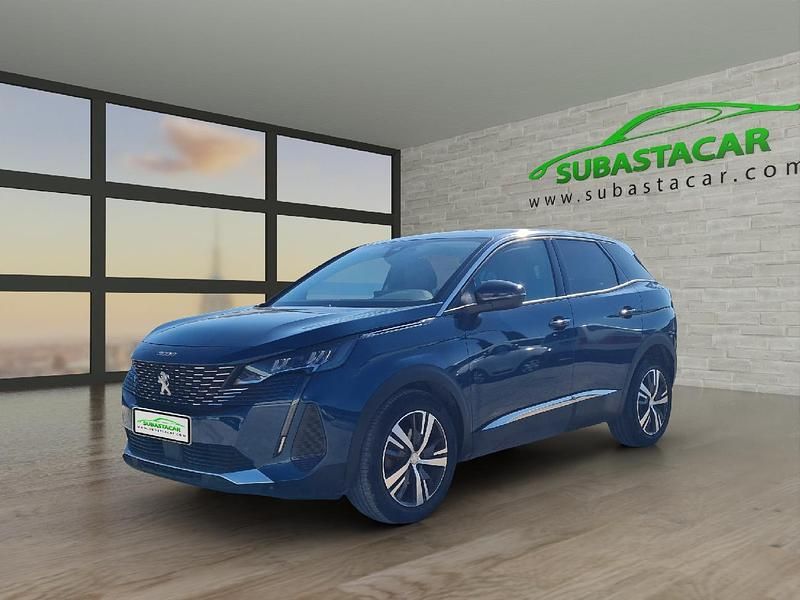 Usado Peugeot 3008 Allure 130 CV (95 kW) 2022 Verde SUV
