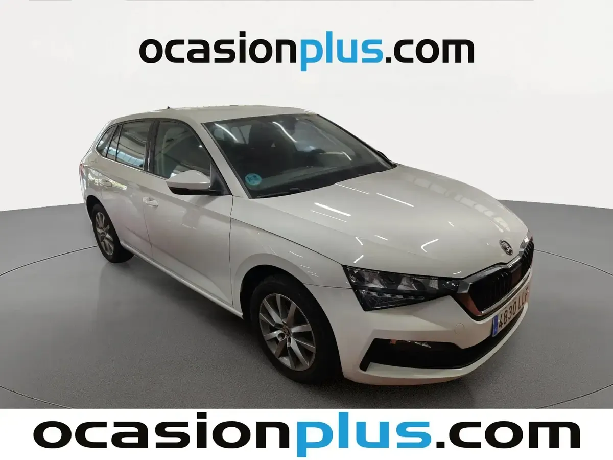 Usado Skoda Scala Ambition 116 CV (85 kW) 2020 Blanco Utilitario