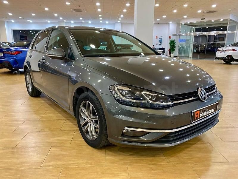Usado VW Golf VII Advance 116 CV (85 kW) 2019 Gris / plata Berlina