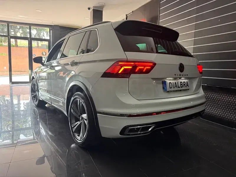 Usado VW Tiguan R-line 150 CV (110 kW) 2022 Blanco SUV