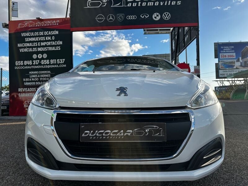 Usado Peugeot 208 Active 100 CV (73 kW) 2020 Blanco Utilitario