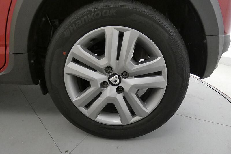 Usado Dacia Sandero Essentiel 101 CV (74 kW) 2021 Rojo Berlina