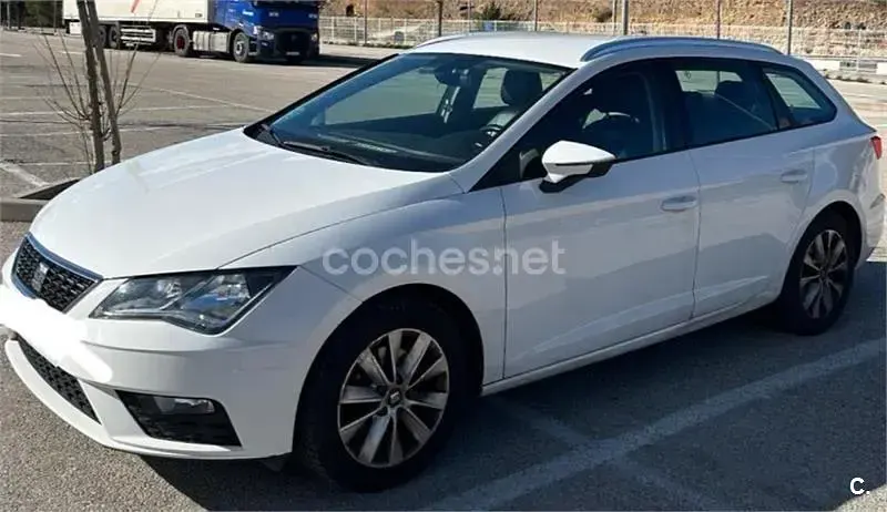 Usado Seat Leon ST Style Plus 150 CV (110 kW) 2017 Blanco Familiar