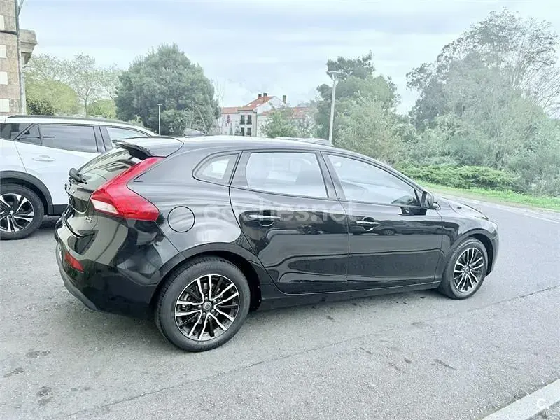 Occasion Volvo V40 Inscription 120 PK (88 kW) 2017 Zwart Sedan