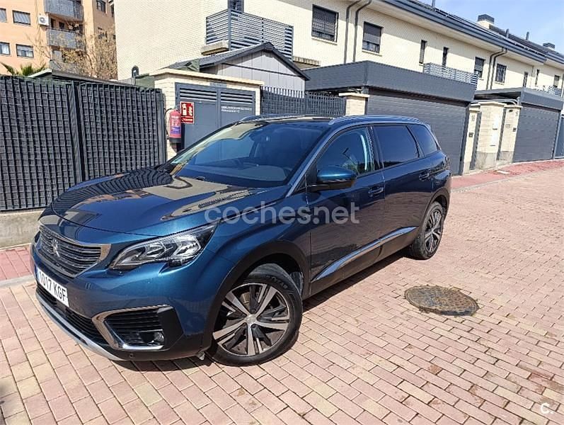 Usado Peugeot 5008 Allure 120 CV (88 kW) 2017 Verde Monovolumen