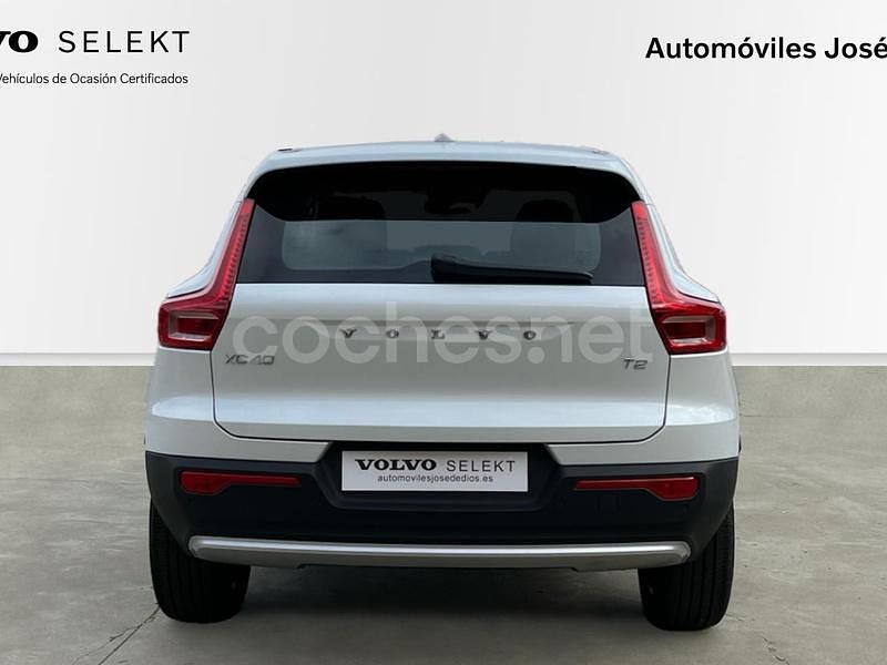 Usado Volvo XC40 Momentum 129 CV (94 kW) 2021 Blanco SUV