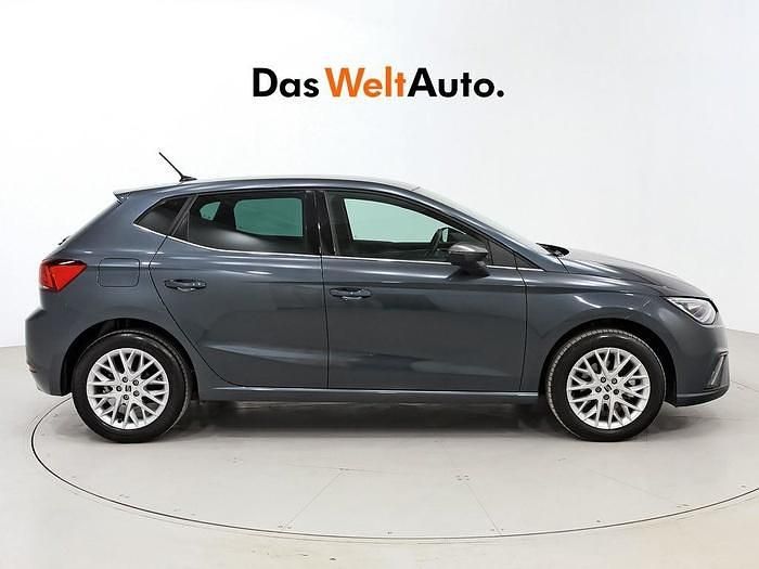 Usado Seat Ibiza XCELLENCE 115 CV (84 kW) 2025 Gris Utilitario