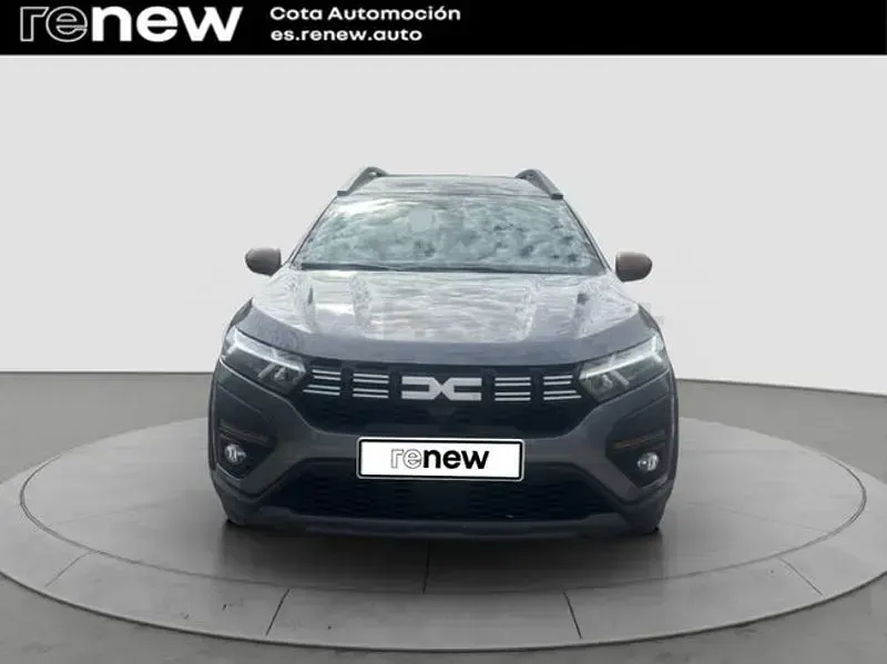 Usado Dacia Jogger Extreme 100 CV (73 kW) 2023 Gris / plata Monovolumen