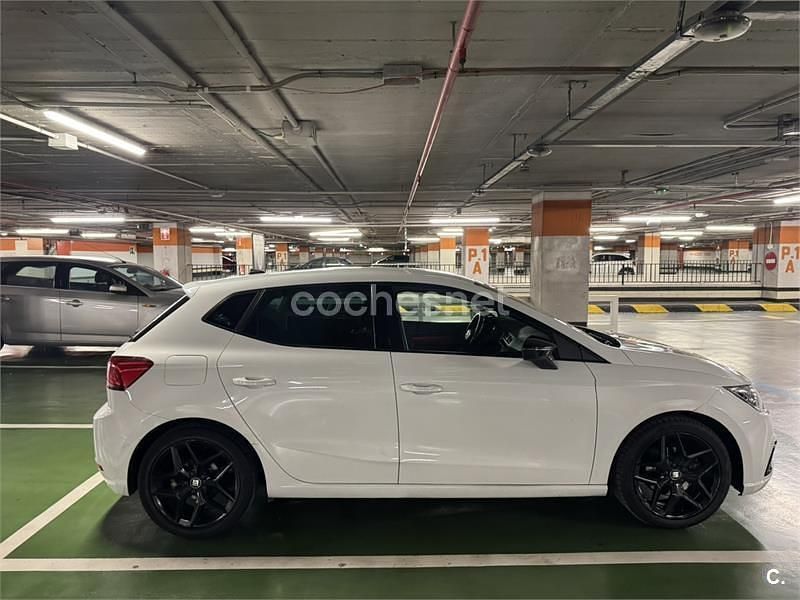 Usado Seat Ibiza FR 115 CV (84 kW) 2018 Blanco Utilitario