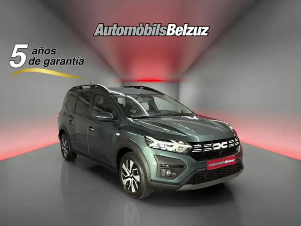 Usado Dacia Jogger Expression 110 CV (80 kW) 2025 Verde Monovolumen
