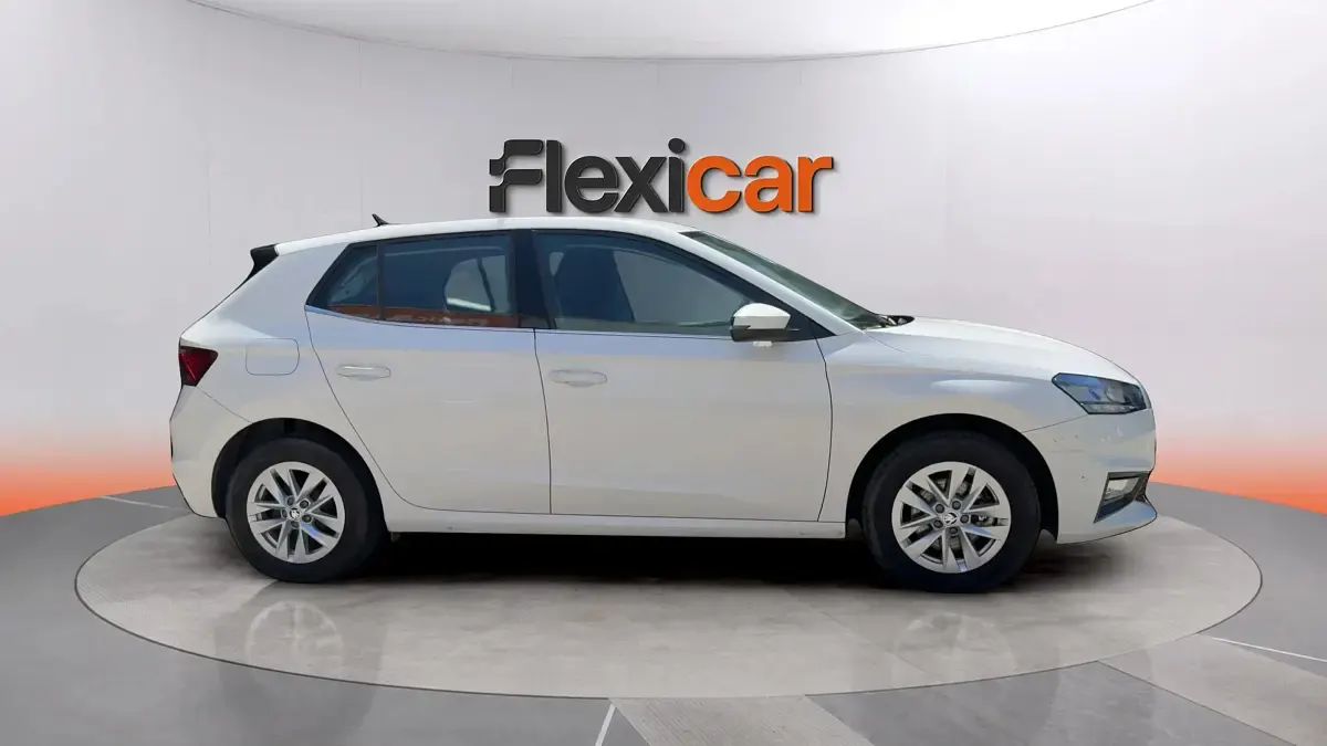 Usado Skoda Fabia Active 80 CV (58 kW) 2023 Blanco Utilitario