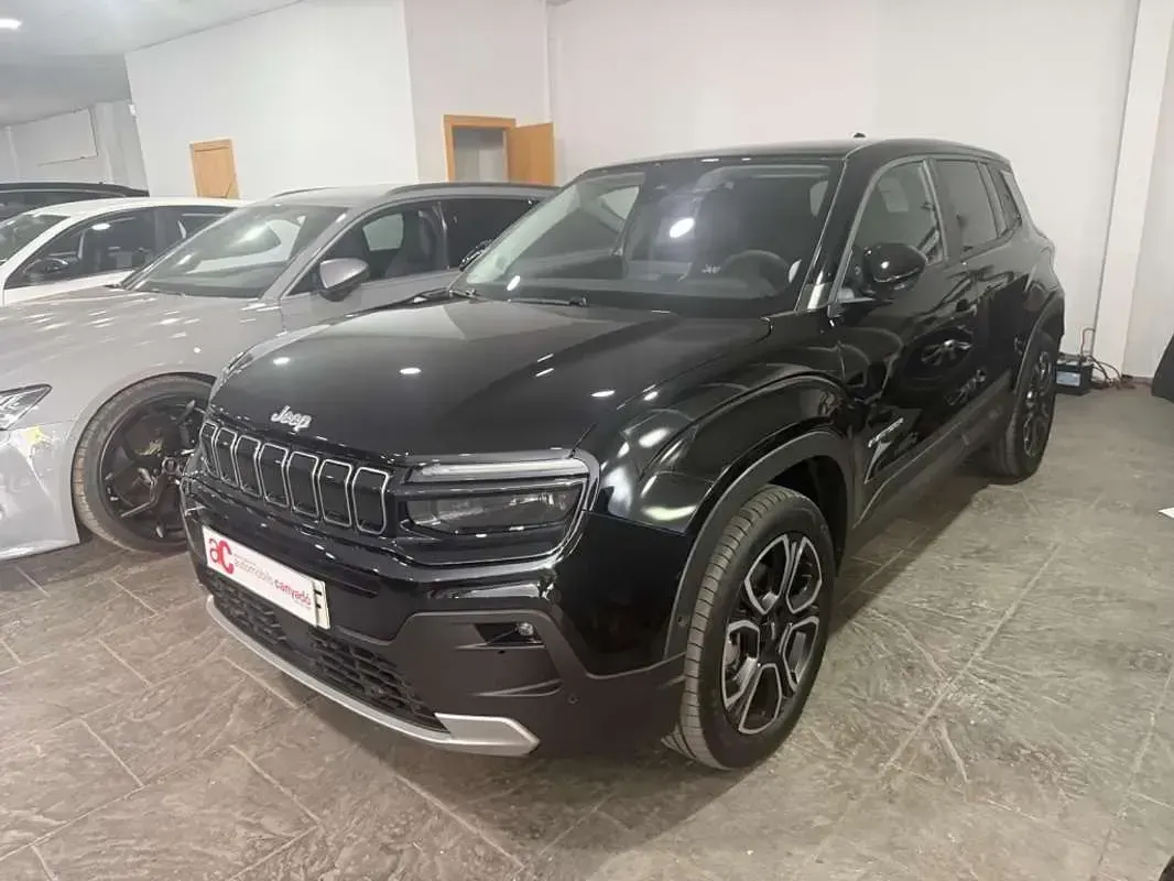 Usado Jeep Avenger Summit 101 CV (74 kW) 2025 Negro SUV