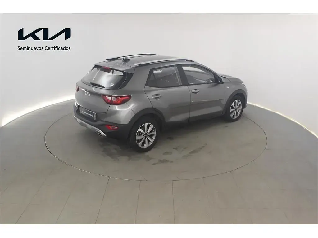 Usado Kia Stonic 101 CV (74 kW) 2025 Gris SUV