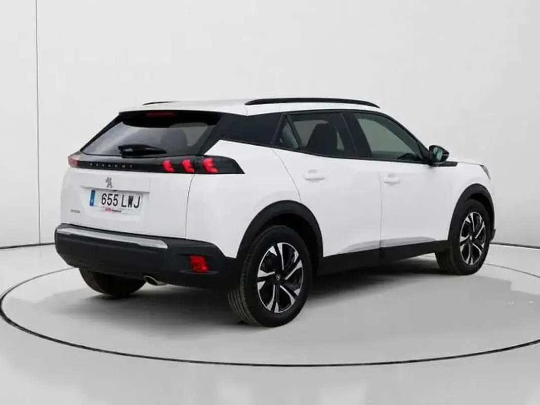 Usado Peugeot 2008 Allure 110 CV (80 kW) 2022 Blanco SUV