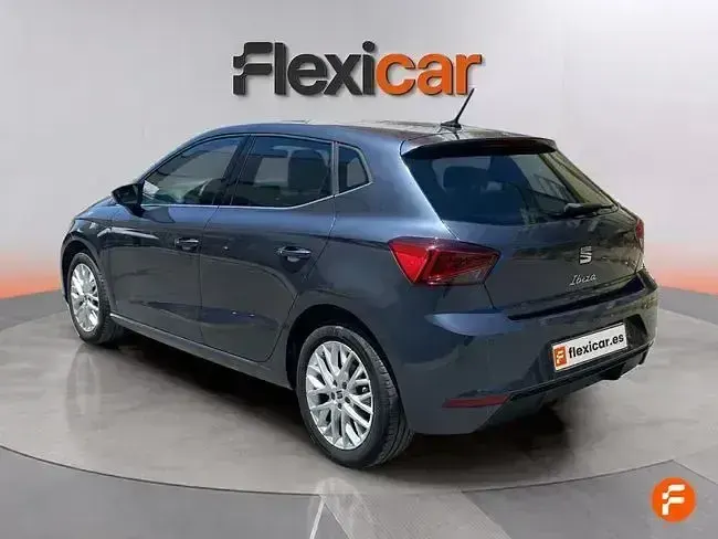 Usado Seat Ibiza 115 CV (84 kW) 2024 Gris Utilitario
