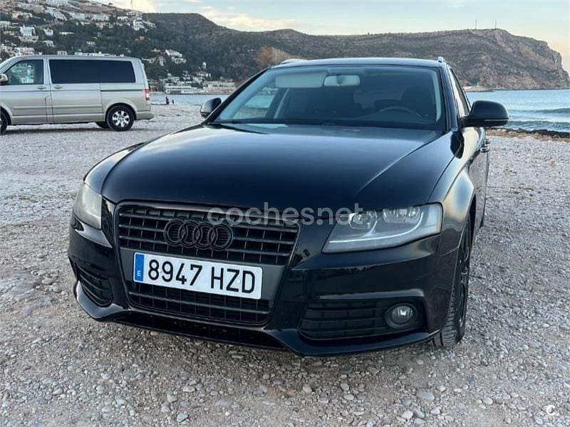 Usado Audi A4 140 CV (102 kW) 2009 Negro Familiar