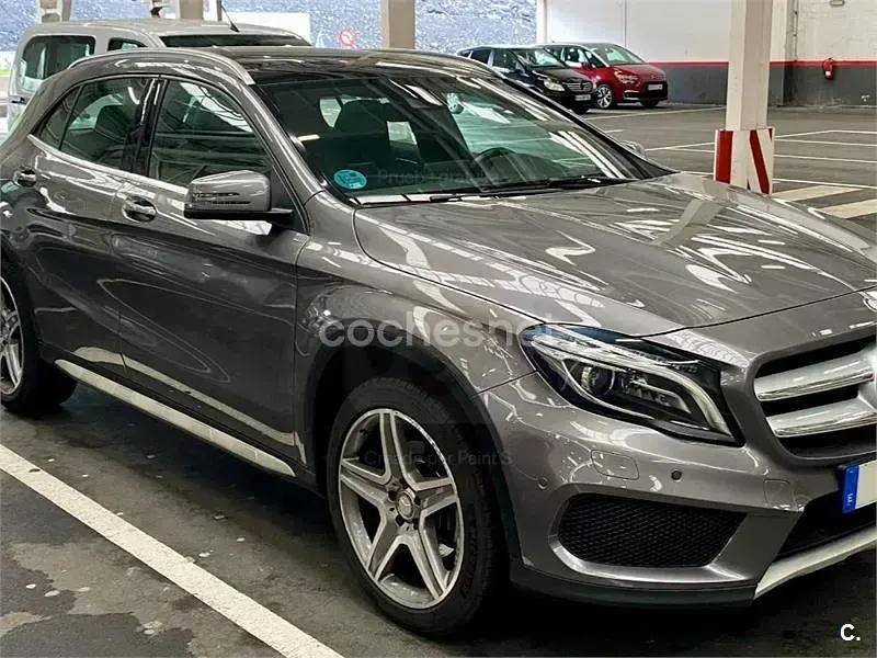 Usado Mercedes GLA220 AMG line 177 CV (130 kW) 2017 Gris / plata SUV
