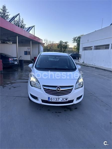 Usado Opel Meriva Excellence 110 CV (80 kW) 2015 Blanco Monovolumen