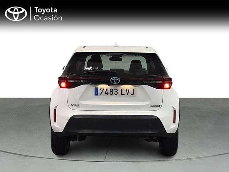 Używany Toyota Yaris Cross Business Edition 116 KM (85 kW) 2021 Biały SUV