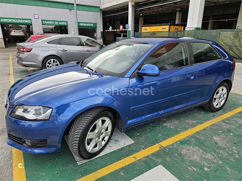 Usado Audi A3 Attraction 105 CV (77 kW) 2010 Azul Utilitario