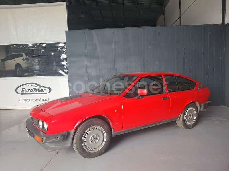 Usado Alfa Romeo GTV 160 CV (117 kW) 1985 Rojo Coupe